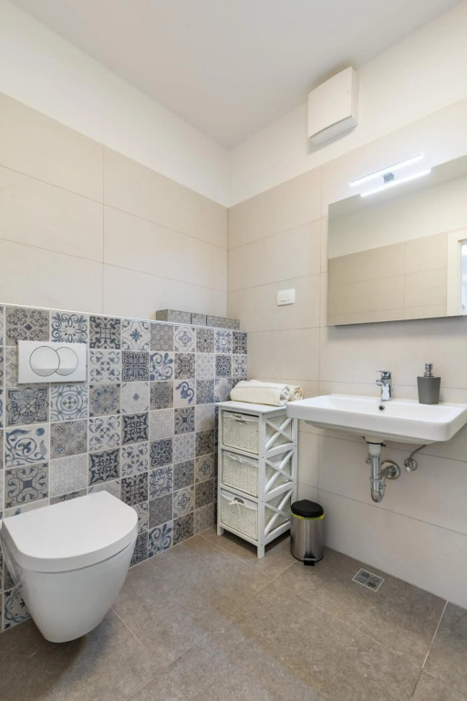 Apartment Diva, a nice condo with free parking