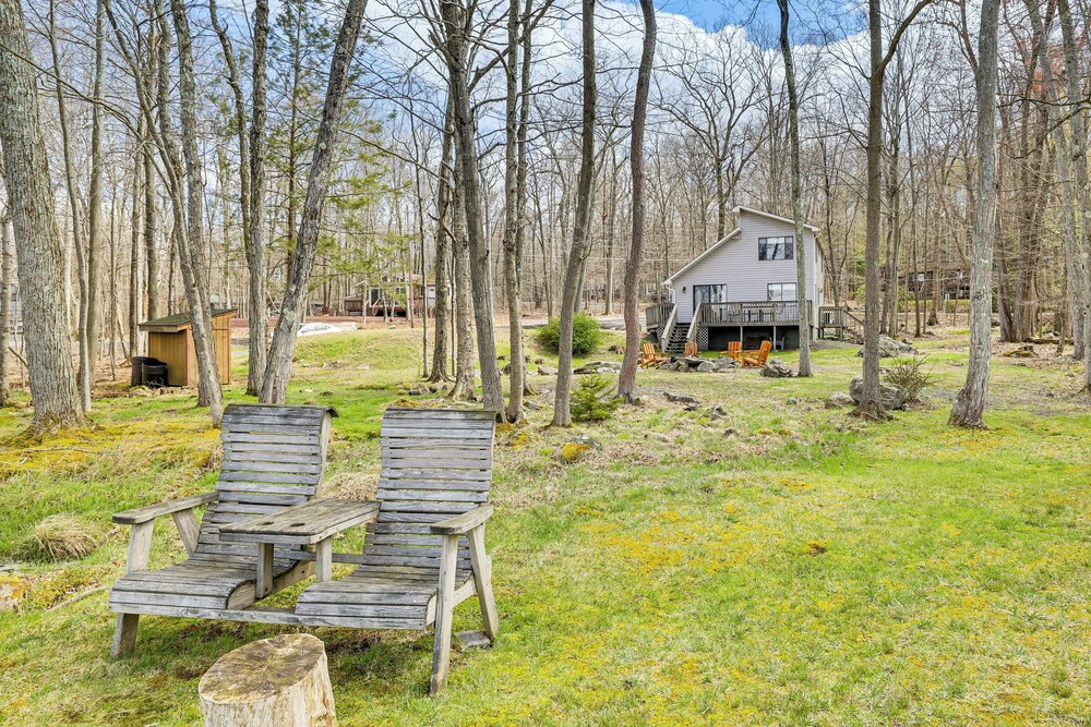Pocono Lake Home w/ Fire Pit: Walk to Ski Hill!
