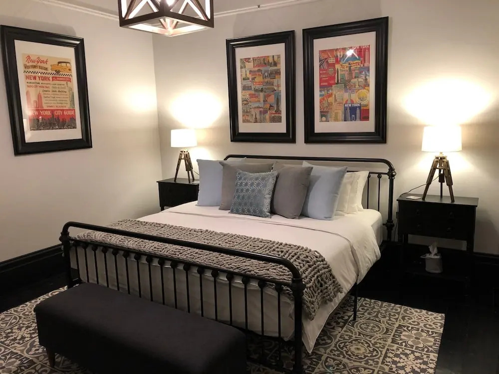 Hollidge House Apartments