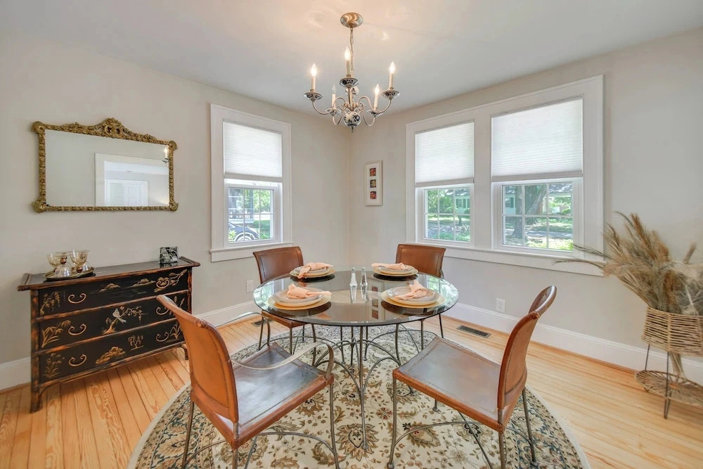 Located in the Heart of Gloucester Courthouse