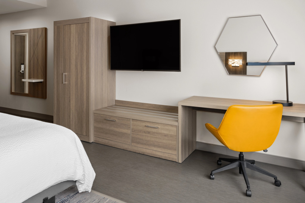 Holiday Inn Express & Suites Waynesboro East