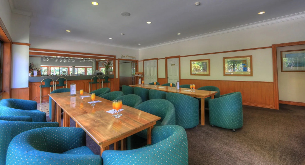 Paradise Hotel & Resort