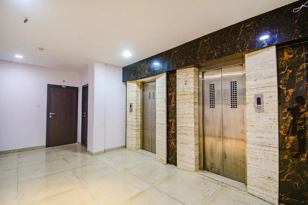 FabHotel Rani Tower - Chinar Park