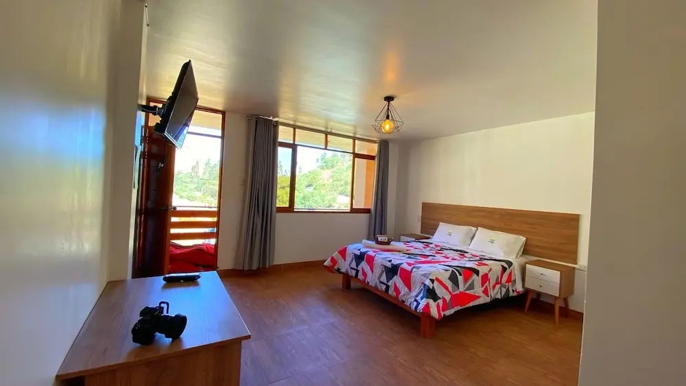 Tambo Lodge Canta
