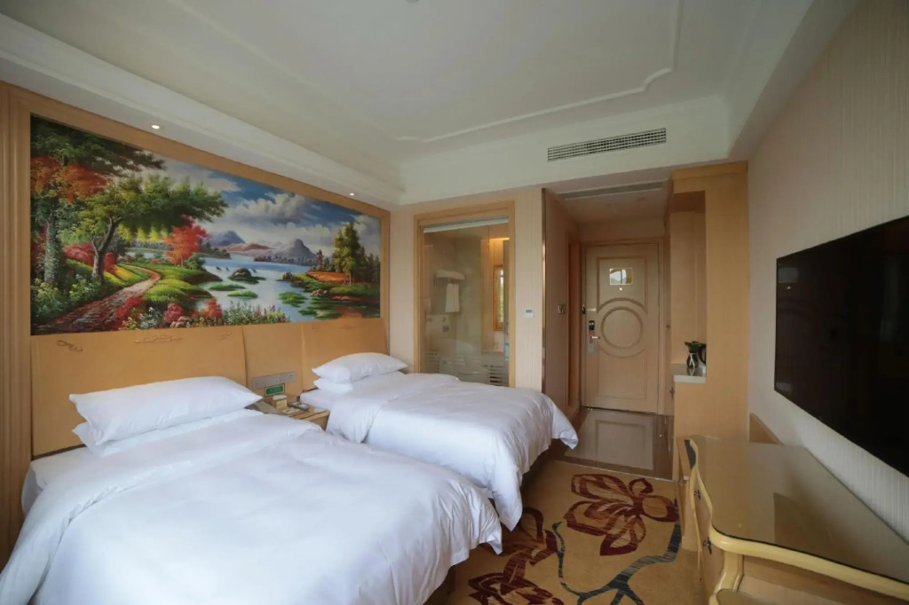 Vienna International Hotel (Yuyao Fengshan Road)