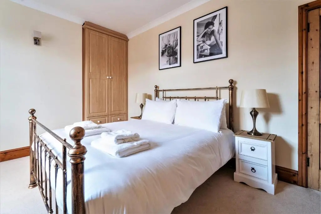 The Cottage in Chester, Sleeps 6 with FREE Parking