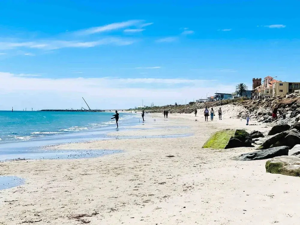 Unwind Esplanade Beach Escape no 10