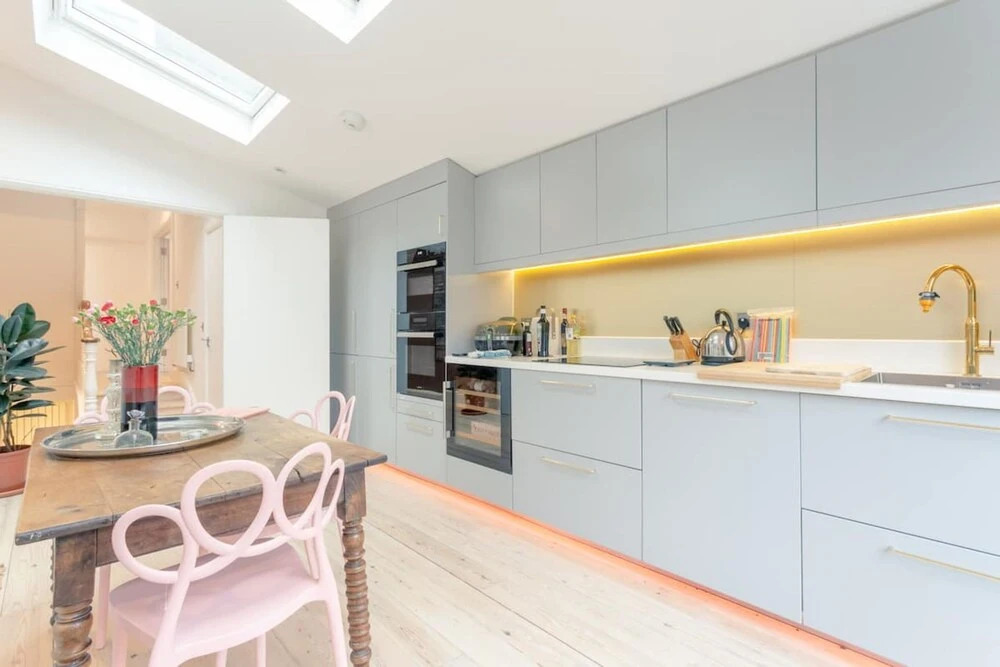 Stylish 2 Bedroom Apartment in London