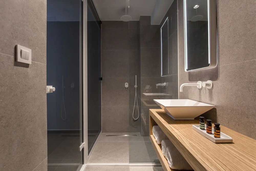 Noemie Luxury Suites