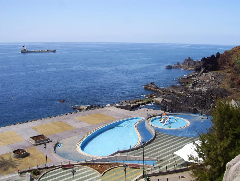 Bungalow with 2 Bedrooms in Sâo Martinho, Funchal, with Wonderful Sea View, Enclosed Garden And Wifi