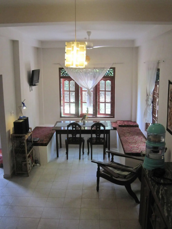 Jungleside House