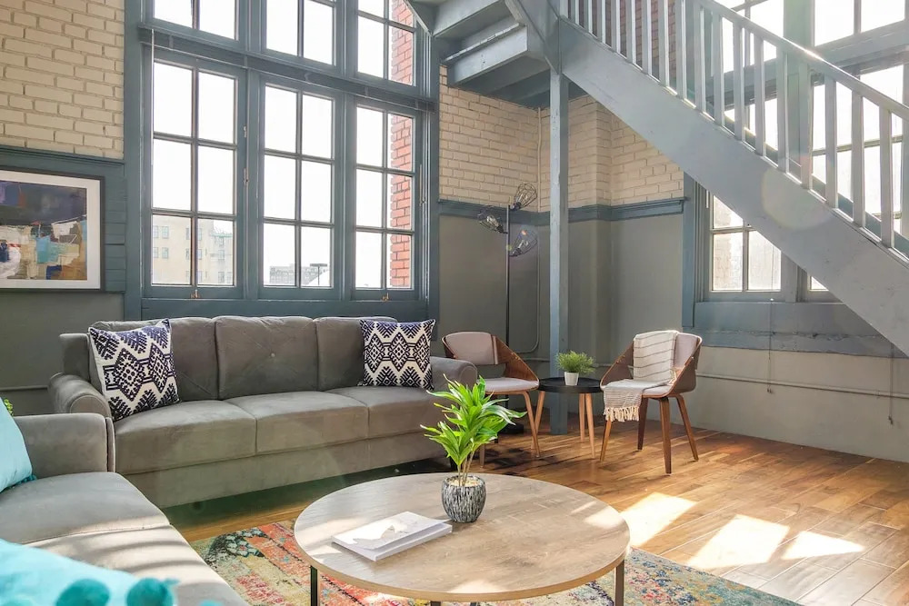 Spacious CLE Apartments by Frontdesk