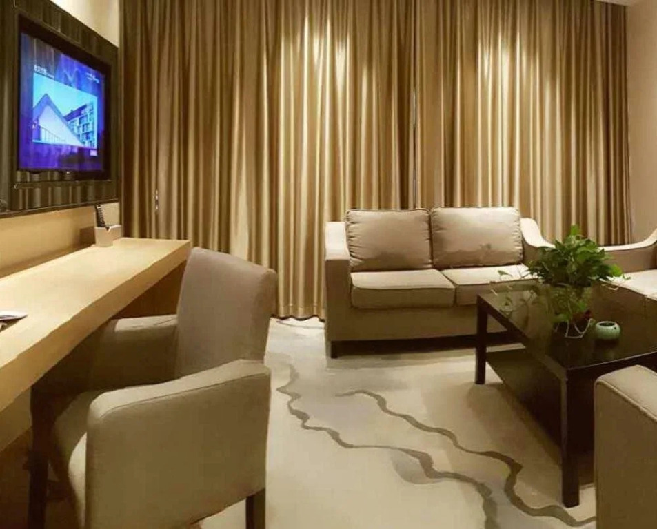 Fourseas Holiday Hotel