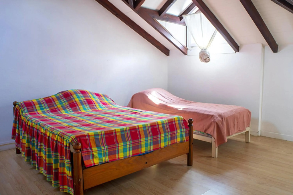 Appartement de 2 chambres avec vue sur la ville terrasse et wifi a Le Moule a 1 km de la plage