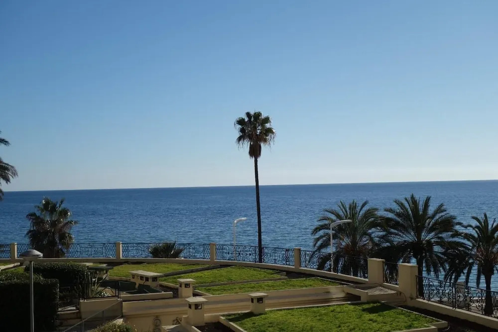 Welcome to Cannes - Rocamare 2