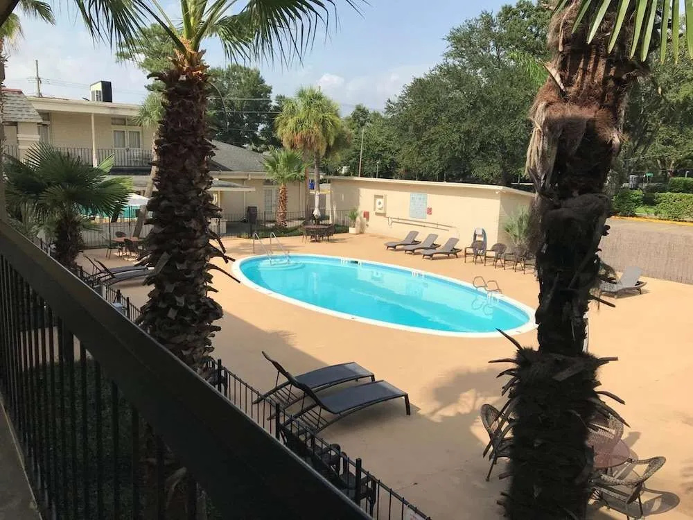 Ramada Inn