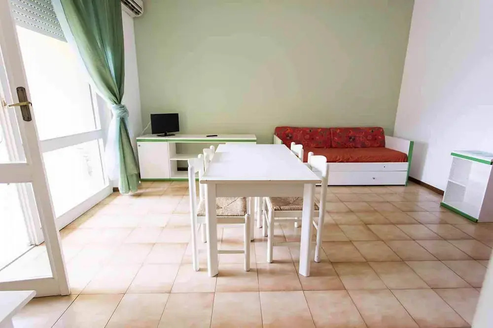 Residence with swimming pool in Luni Mare