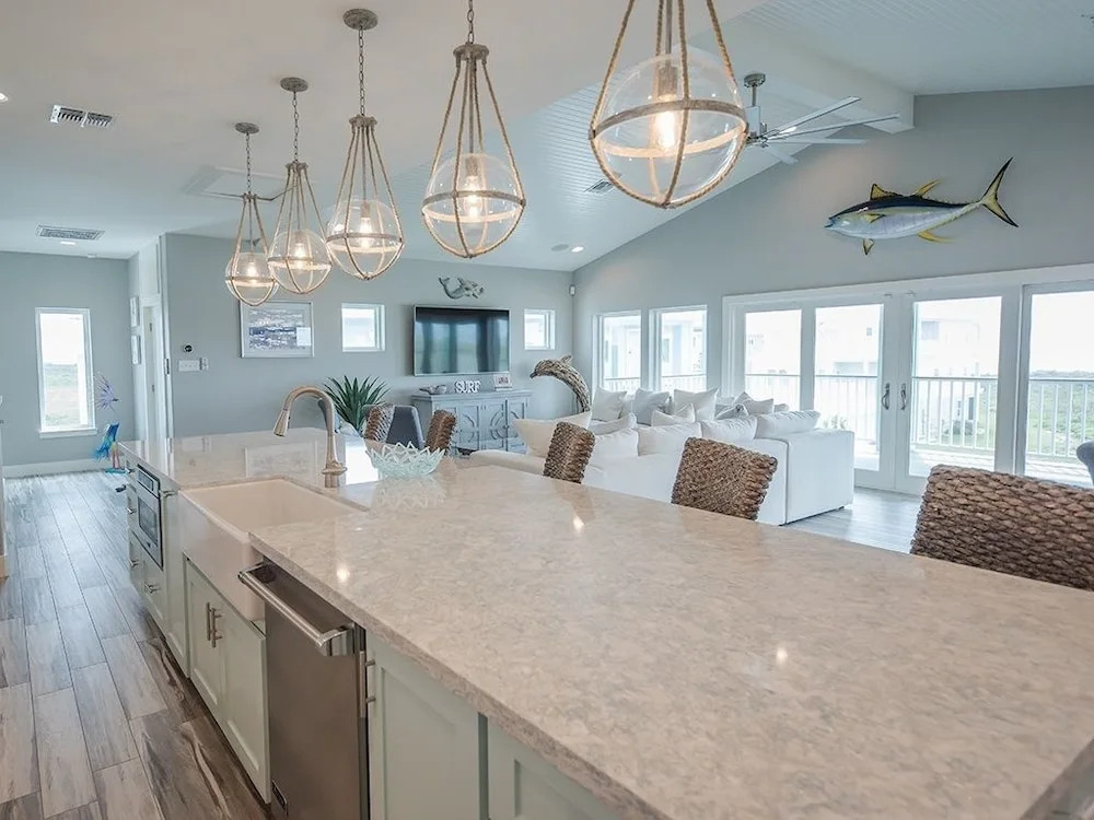 All Decked Out - 5 Br Home