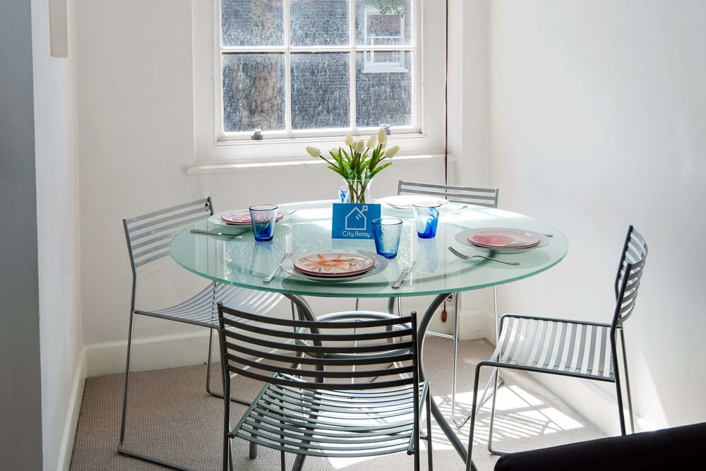 The Wonderful Chelsea Manor Street Apartment - CHK