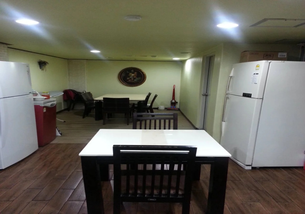 Sinchon Livingtel