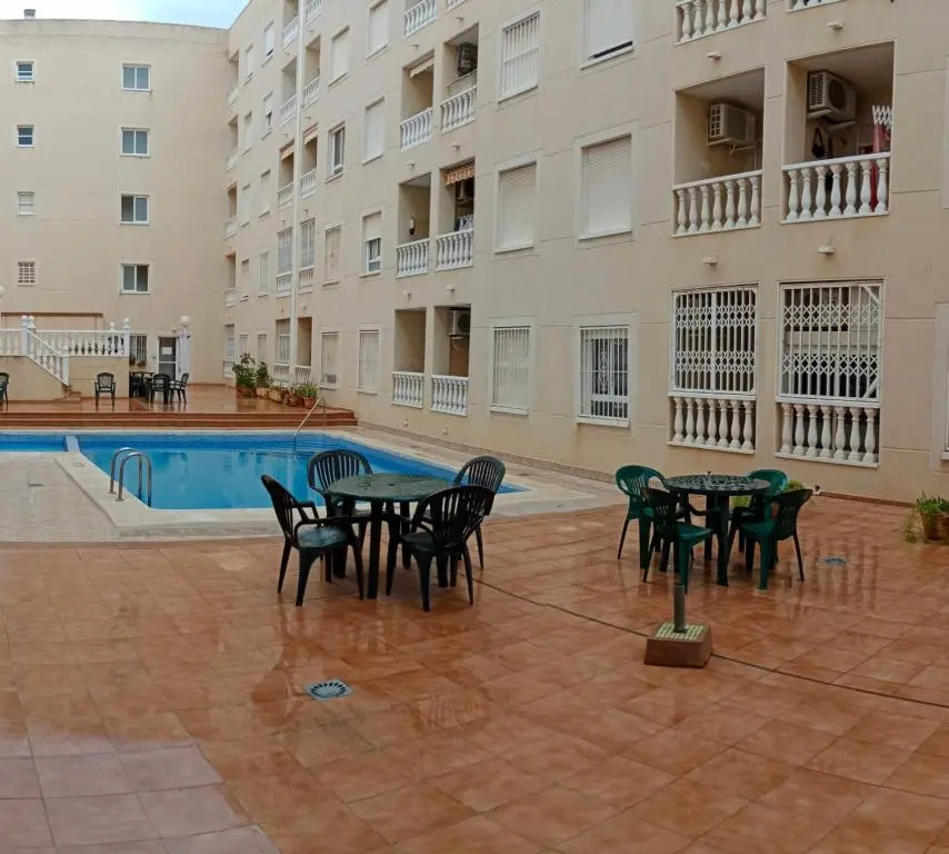estudio wifi baño 1 sofá cama doble piscina playa 100mts