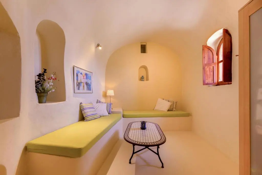 Charming Restored 300yr-0ld Guest House