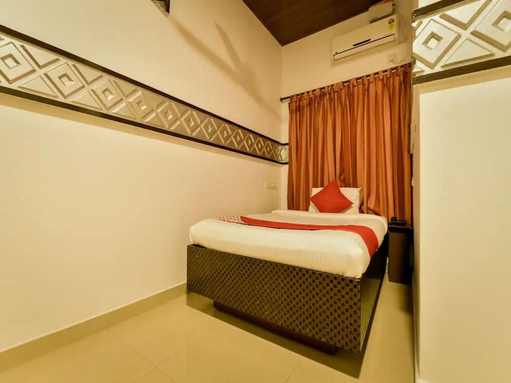 OYO 14226 Hotel Gago Inn