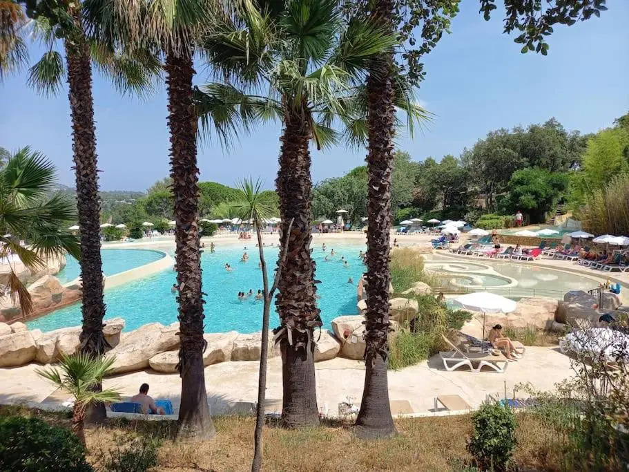 Charmant T2 de 34m2 en Résidence de standing à Grimaud - Piscines - Jardinet - Plein coeur du Golfe de St Tropez- Pleine nature