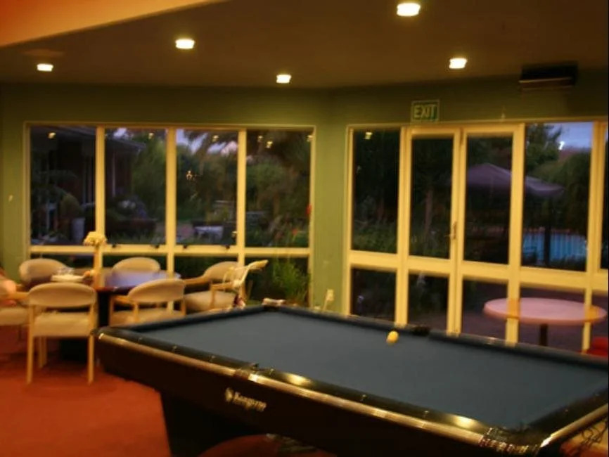 A K WEST Motel