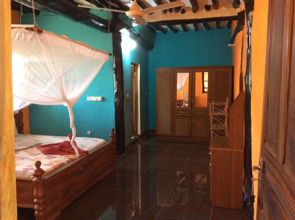 Kajibange bar and guesthouse