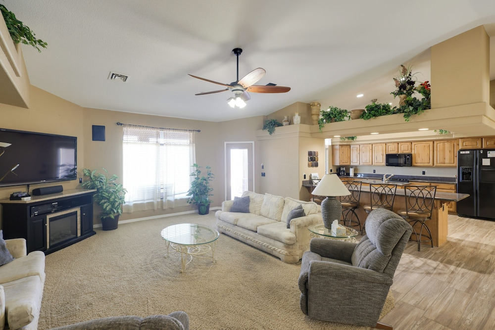Patio + Lake Havasu View: Scenic Gated Retreat!