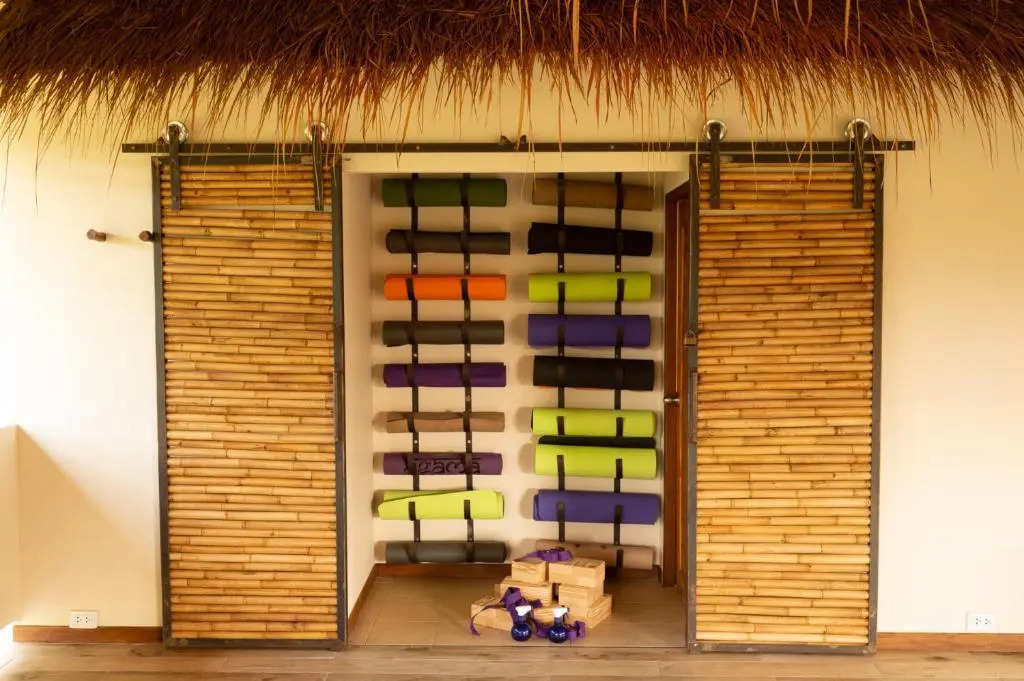 Baan Bai Mai, 2 villas, 8 bedrooms for 16 guests