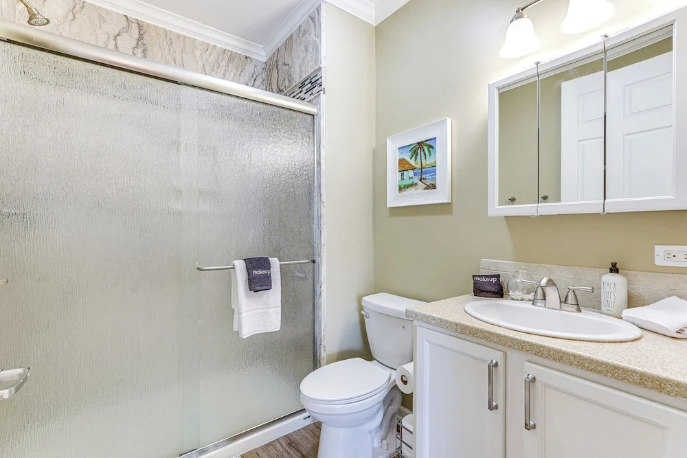 Dog-friendly Panama City Home 1 Mi to Powell Lake!