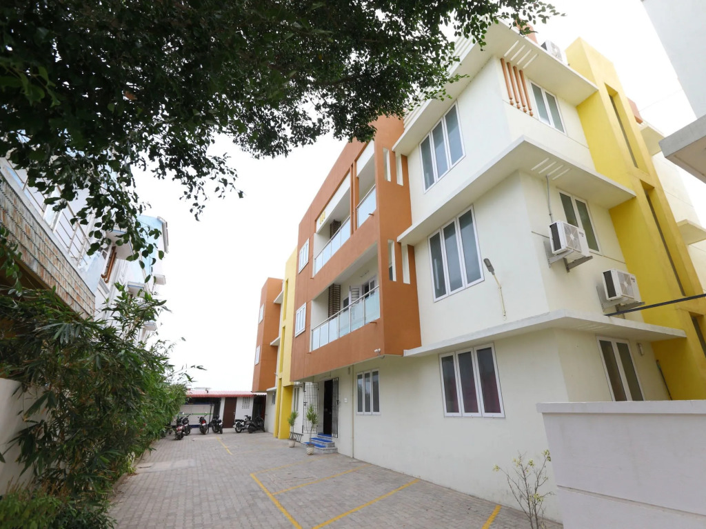OYO 15701 River View Residency