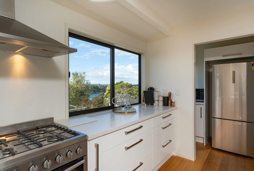 Newly renovated Oneroa beach view house