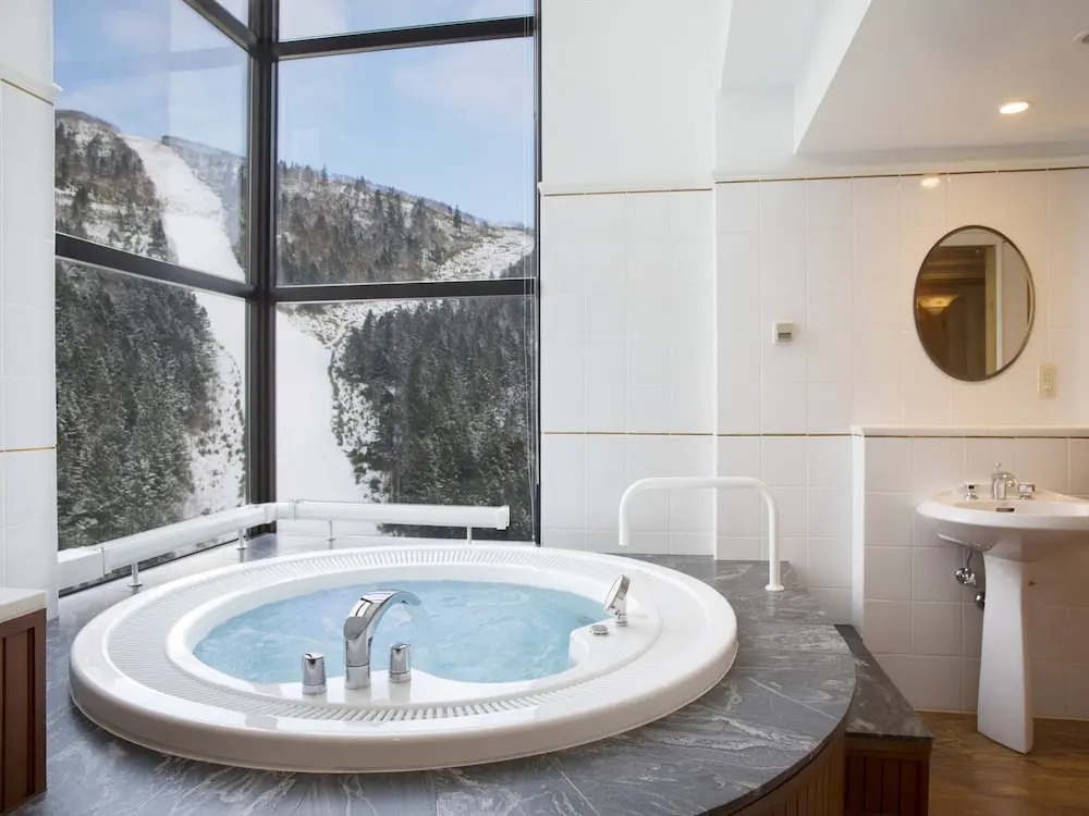 Hoshino Resorts RISONARE Tomamu