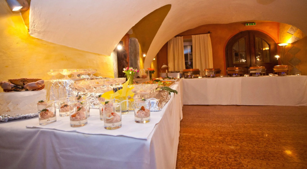 Hotel Gasthof Mitteregger -Best place in town with summercard and breakfast