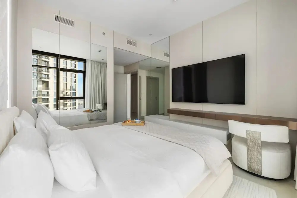 Serene 1BR Escape with Burj Khalifa View