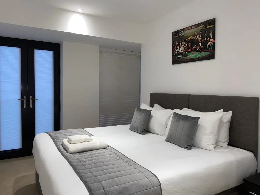 Roomotel - Broadoaks Apartments