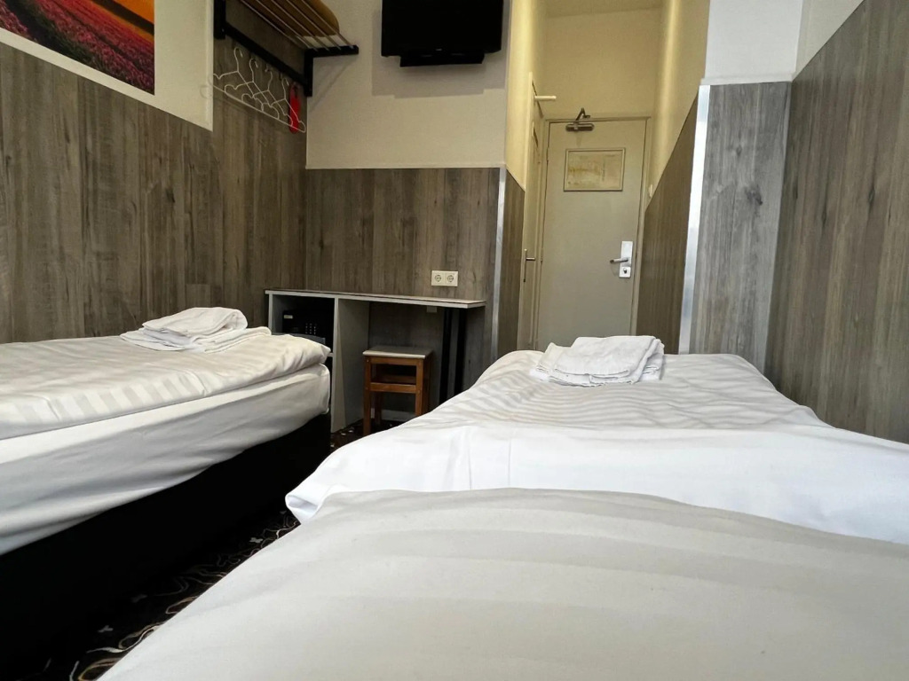Budget Trianon Hotel