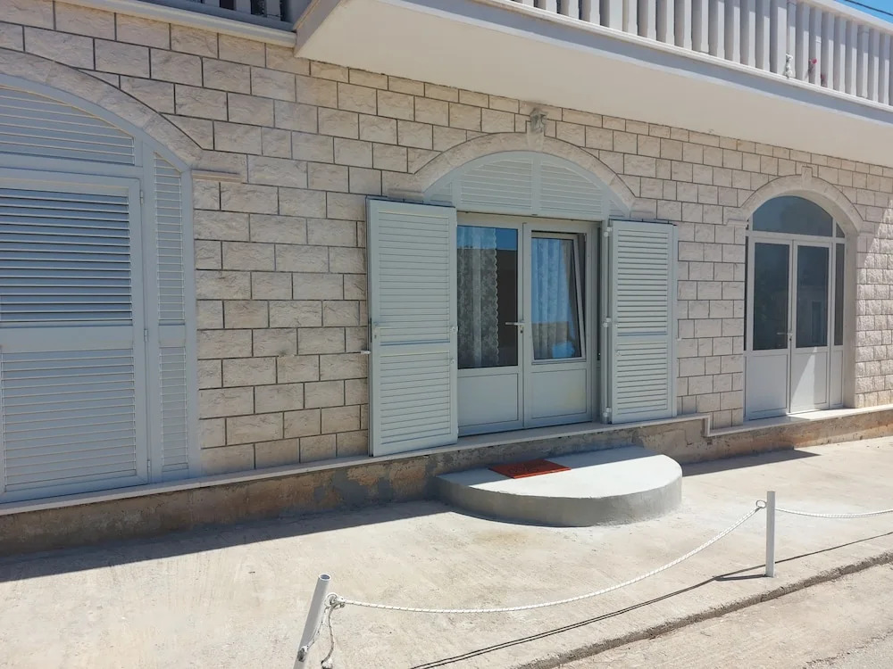 Apartments K & N