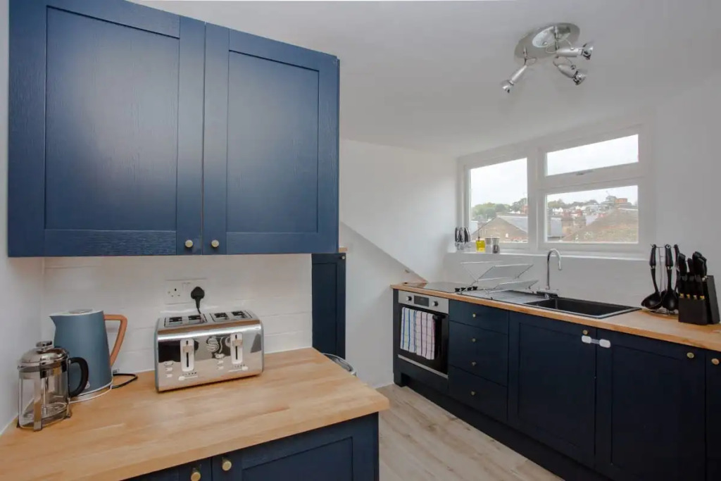 The Crescent Moon - Elegant 1bdr Flat