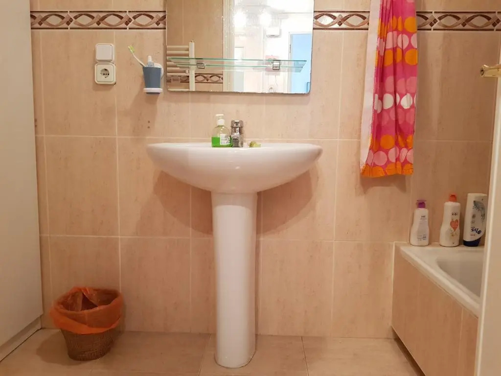 Apartamentos Apolo12 (1-1º-B)
