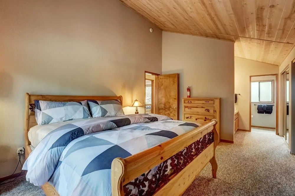 Serenity at Tahoe Donner | Peaceful, Close to Ski & Lake