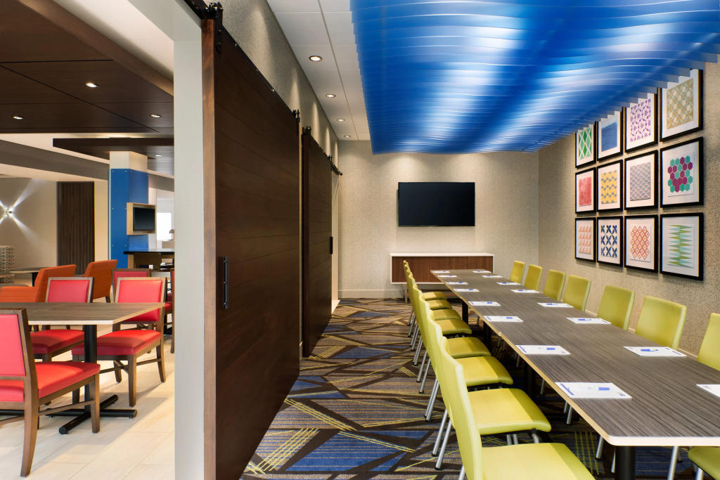 Holiday Inn Express & Suites Savannah N - Port Wentworth by IHG