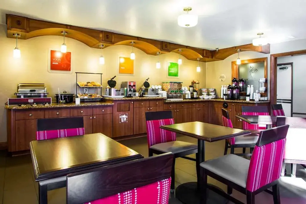 Comfort Inn & Suites