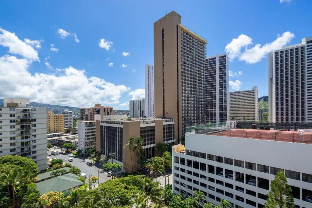 Ocean View from Lanais-2 Blocks to Waikiki Beach - Free Parking