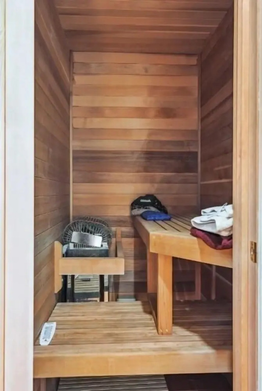 Surprisingly Unique 2br Urban Oasis W/ Sauna In Ny 2 Bedroom Home