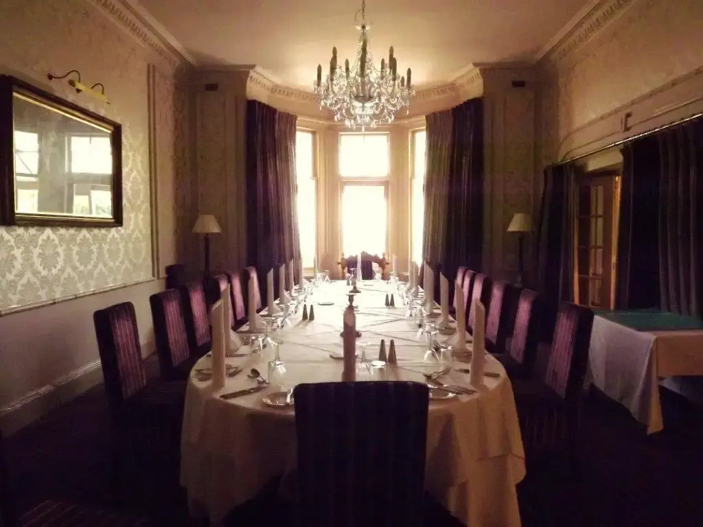 Old Manor Hotel