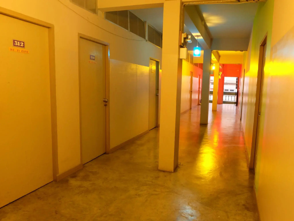 B&B House & Hostel